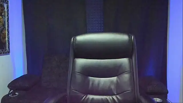 Snapshot of jhonnysnow17 chatting on 12/21/25, 03:57 jhonnysnow17 online show from 12/21/25, 03:57