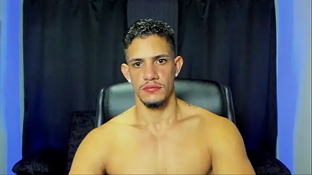 Snapshot of jhonnysnow17 chatting on 12/23/25, 06:11 jhonnysnow17 online show from 12/23/25, 06:11