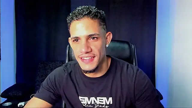 Snapshot of jhonnysnow17 chatting on 01/13/26, 03:06 jhonnysnow17 online show from 01/13/26, 03:06