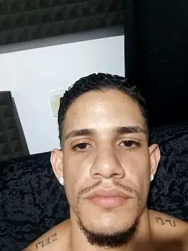 Snapshot of jhonnysnow17 chatting on 01/18/26, 07:23 jhonnysnow17 online show from 01/18/26, 07:23