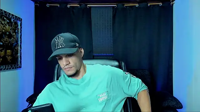 Snapshot of jhonnysnow17 chatting on 02/06/26, 03:55 jhonnysnow17 online show from 02/06/26, 03:55