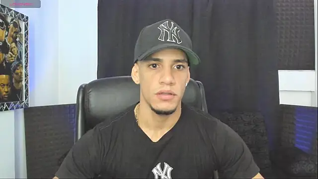 Snapshot of jhonnysnow17 chatting on 06/21/26, 10:56 jhonnysnow17 online show from 06/21/26, 10:56