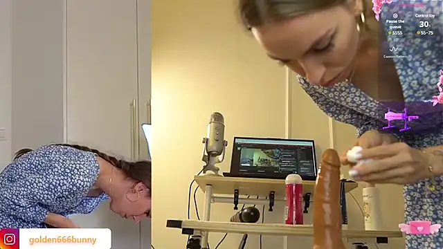 Snapshot of Miss69Ri99 chatting on 12/22/24, 07:42 Miss69Ri99 online show from 12/22/24, 07:42