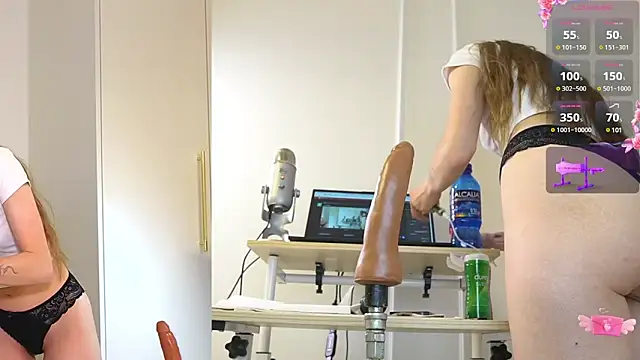 Snapshot of Miss69Ri99 chatting on 02/08/25, 04:14 Miss69Ri99 online show from 02/08/25, 04:14