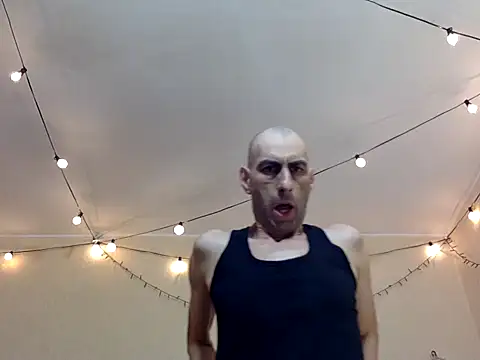 Snapshot of HandsomeAlfie chatting on 09/18/25, 02:13 HandsomeAlfie online show from 09/18/25, 02:13