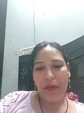 Snapshot of Poojabhabi101 chatting on 04/25/26, 05:21 Poojabhabi101 online show from 04/25/26, 05:21