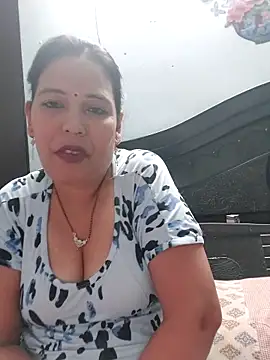 Snapshot of Poojabhabi101 chatting on 05/07/26, 05:02 Poojabhabi101 online show from 05/07/26, 05:02