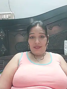 Snapshot of Poojabhabi101 chatting on 05/14/26, 06:31 Poojabhabi101 online show from 05/14/26, 06:31