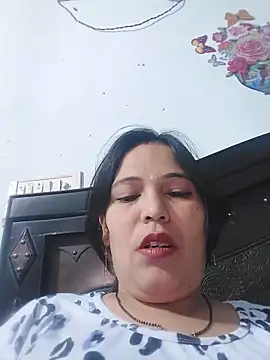 Snapshot of Poojabhabi101 chatting on 05/19/26, 05:25 Poojabhabi101 online show from 05/19/26, 05:25