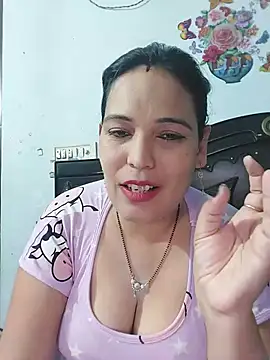 Snapshot of Poojabhabi101 chatting on 05/26/26, 05:58 Poojabhabi101 online show from 05/26/26, 05:58
