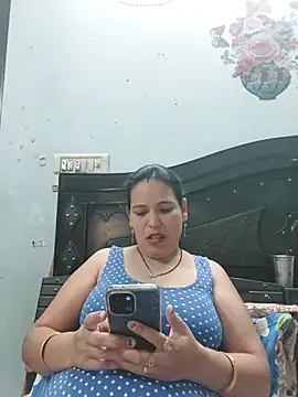 Snapshot of Poojabhabi101 chatting on 06/01/26, 05:53 Poojabhabi101 online show from 06/01/26, 05:53