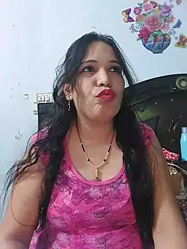 Snapshot of Poojabhabi101 chatting on 06/08/26, 06:14 Poojabhabi101 online show from 06/08/26, 06:14