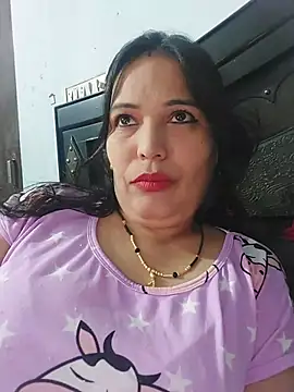Snapshot of Poojabhabi101 chatting on 06/19/26, 05:23 Poojabhabi101 online show from 06/19/26, 05:23