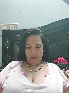 Snapshot of Poojabhabi101 chatting on 06/20/26, 05:54 Poojabhabi101 online show from 06/20/26, 05:54