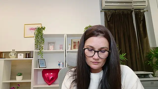 SelineSole online show from 12/22/25, 04:04