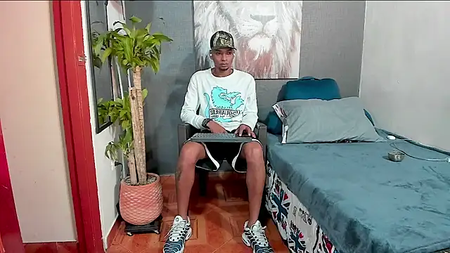 Snapshot of _Bbc_master_ chatting on 12/20/24, 05:36  Bbc master  online show from 12/20/24, 05:36