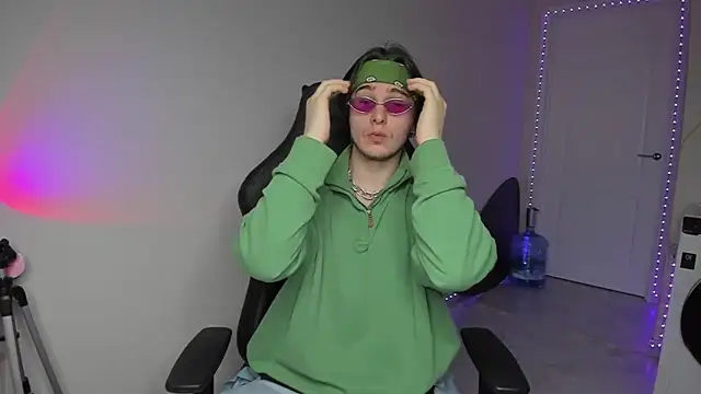 Vincent Strong online show from 12/03/24, 07:54