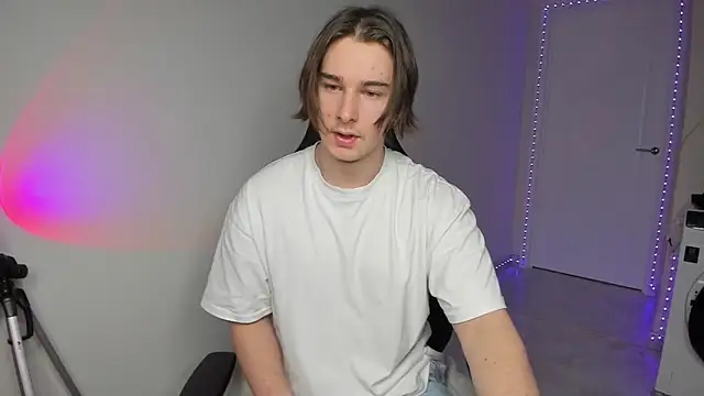 Vincent Strong online show from 12/21/24, 03:25