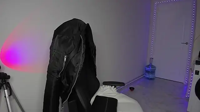 Vincent Strong online show from 12/23/24, 07:28