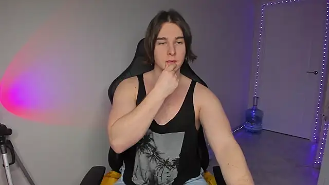 Vincent Strong online show from 12/27/24, 08:13