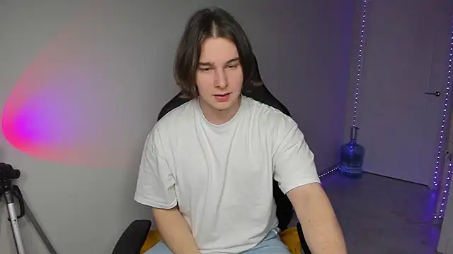 Vincent Strong online show from 12/28/24, 01:38