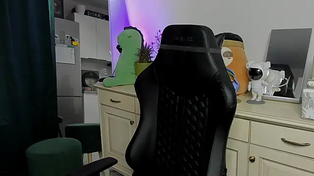 Vincent Strong online show from 04/17/26, 09:23