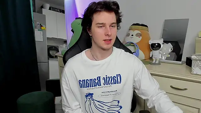 Vincent Strong online show from 04/19/26, 09:19