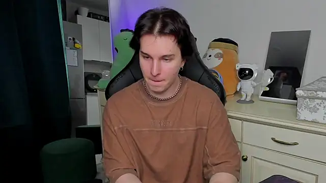 Vincent Strong online show from 04/22/26, 09:44