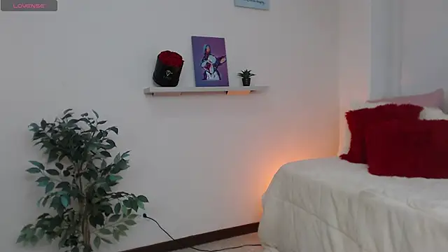 sofia perez    online show from 10/03/25, 08:17