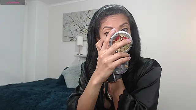 sofia perez    online show from 01/09/26, 08:21