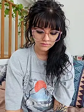 Snapshot of anyalikestosuck chatting on 02/19/25, 06:32 anyalikestosuck online show from 02/19/25, 06:32