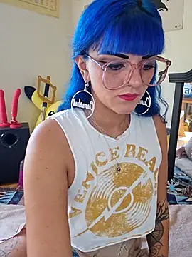 Snapshot of anyalikestosuck chatting on 09/19/25, 06:30 anyalikestosuck online show from 09/19/25, 06:30