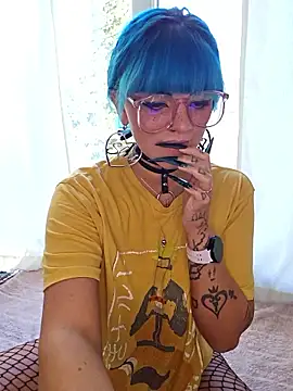 Snapshot of anyalikestosuck chatting on 10/15/25, 05:46 anyalikestosuck online show from 10/15/25, 05:46