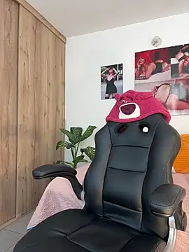 zafiro mo0n online show from 02/07/25, 02:58