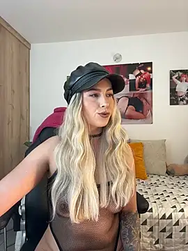 zafiro mo0n online show from 02/10/25, 09:47