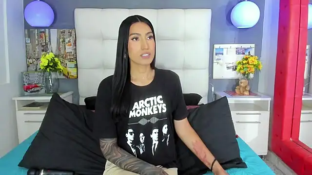 Taly Fox online show from 12/15/25, 09:19