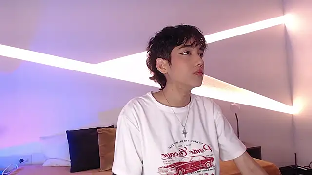 hot little bunny online show from 02/20/25, 08:14