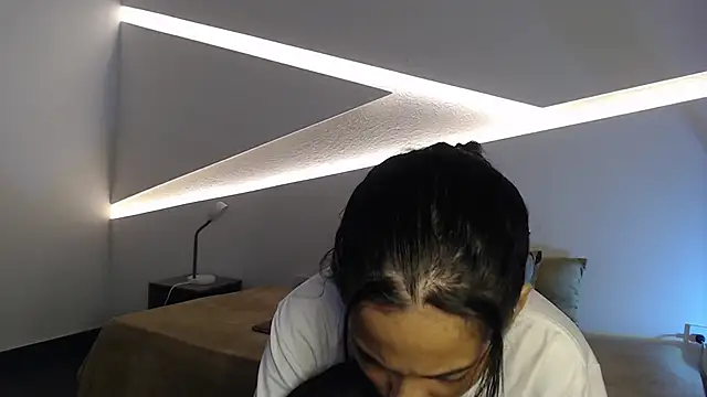 hot little bunny online show from 10/08/25, 09:56