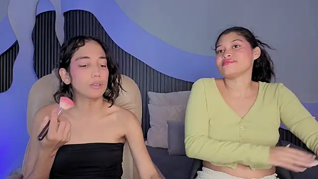 hot little bunny online show from 03/31/26, 09:48