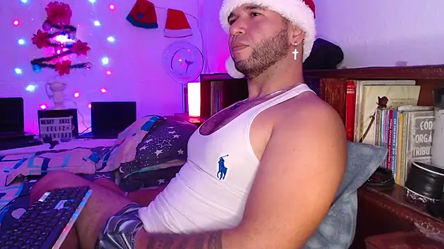 Snapshot of Xein_WoIf chatting on 12/17/24, 01:39 Xein WoIf online show from 12/17/24, 01:39
