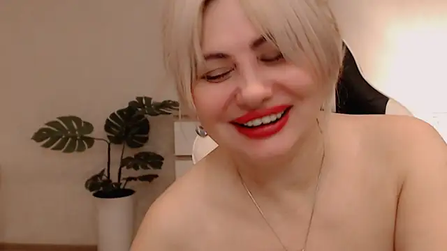 Snapshot of Lola_Richie chatting on 01/13/26, 06:40 Lola Richie online show from 01/13/26, 06:40