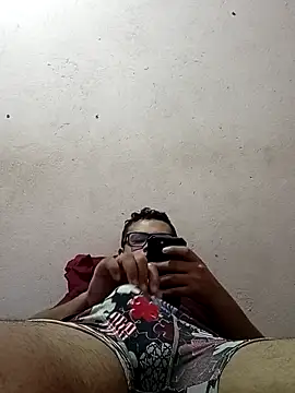 Snapshot of Novin18RJ chatting on 02/18/25, 01:44 Novin18RJ online show from 02/18/25, 01:44