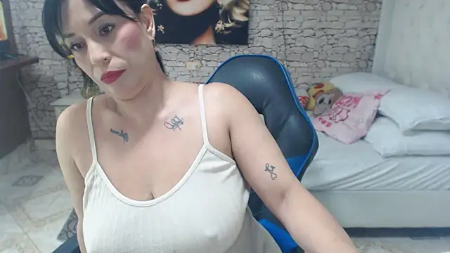 Snapshot of AlissonTyler4u chatting on 04/30/26, 05:03 AlissonTyler4u online show from 04/30/26, 05:03