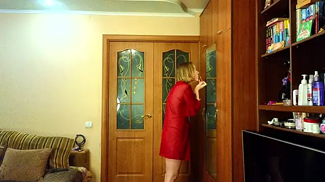 YourQueenX online show from 03/06/26, 08:44