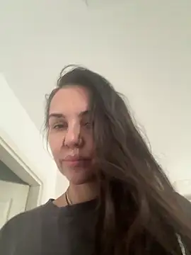 TaniaAmore online show from 10/06/25, 09:40