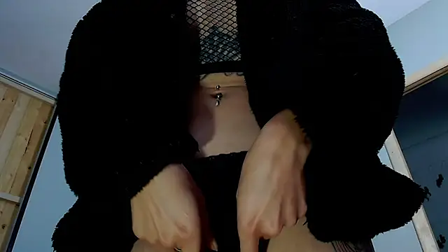 VickyJackson  online show from 02/25/25, 07:58