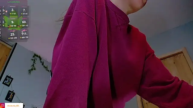 VickyJackson  online show from 10/28/25, 05:48