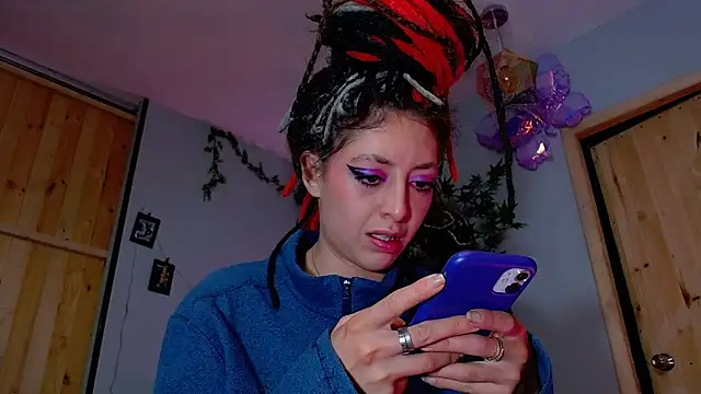 VickyJackson  online show from 12/02/25, 12:16