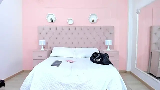 Snapshot of CinthiaCollins chatting on 02/03/25, 02:34 CinthiaCollins online show from 02/03/25, 02:34