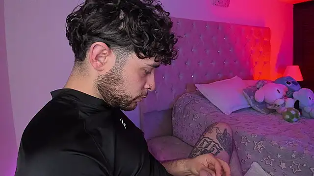 AbbyAndChris2 online show from 04/21/26, 08:53